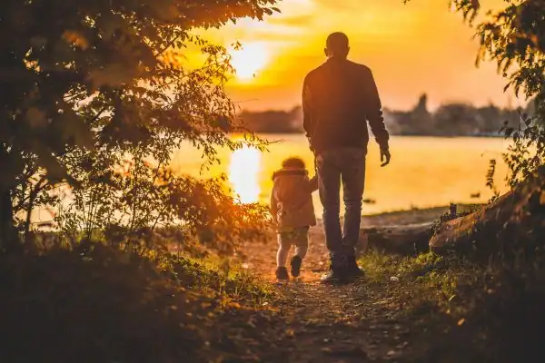 image of dad and child - parental alienation Huntingdon